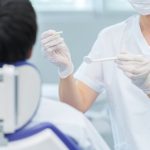 武蔵中原の歯医者、中林デンタルケアークリニックで歯のクリーニングのやりすぎのリスクついての解説